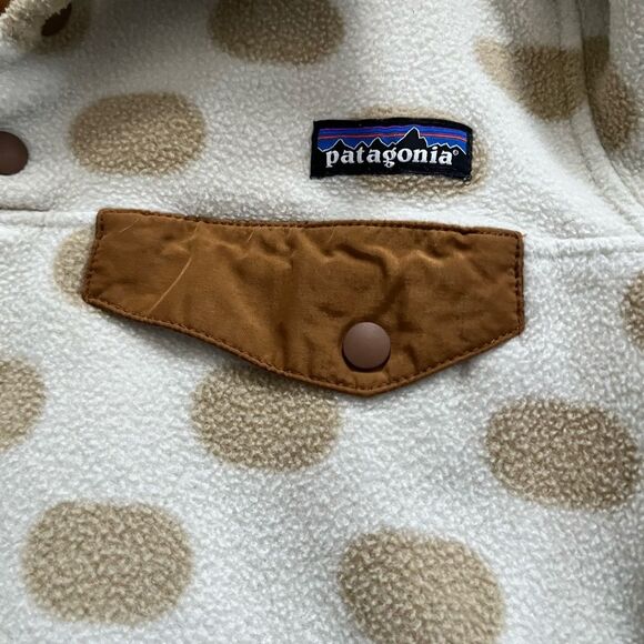 Patagonia synchilla t strap white and cream polka dot xs - Picture 3 of 7